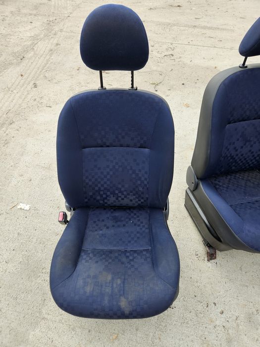 Citroen Berlingo Partner fotel kierowcy pasażera lewy prawy