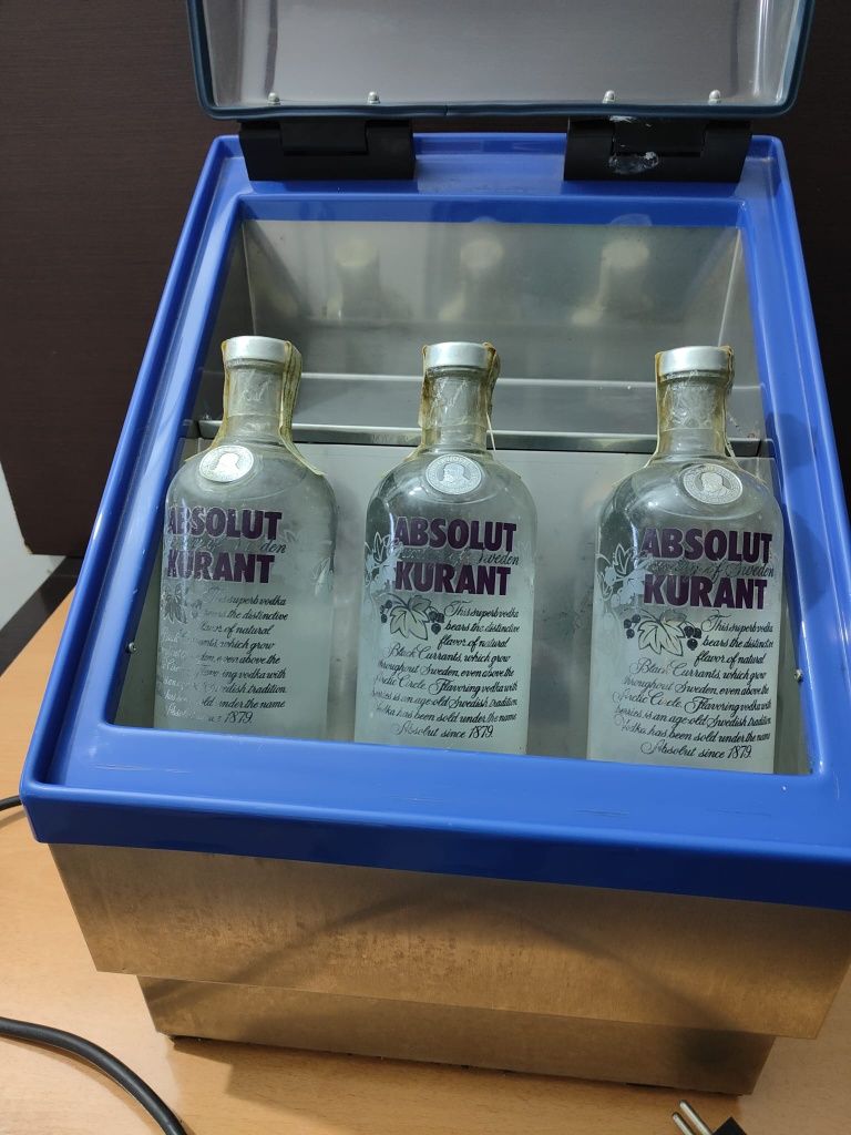 Ice Box Absolut Vodka Única