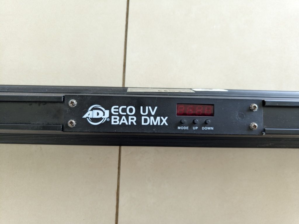 Set de 3 ADJ ECO UV BAR DMX: 3 Barras LED UV (neon/glow/luz negra) 54W