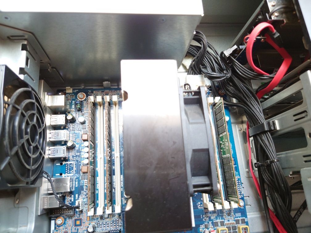 Ігровий ПК hp hp z440 3tb hdd xeon 2673 v4 128gb ddr4 500ssd wd