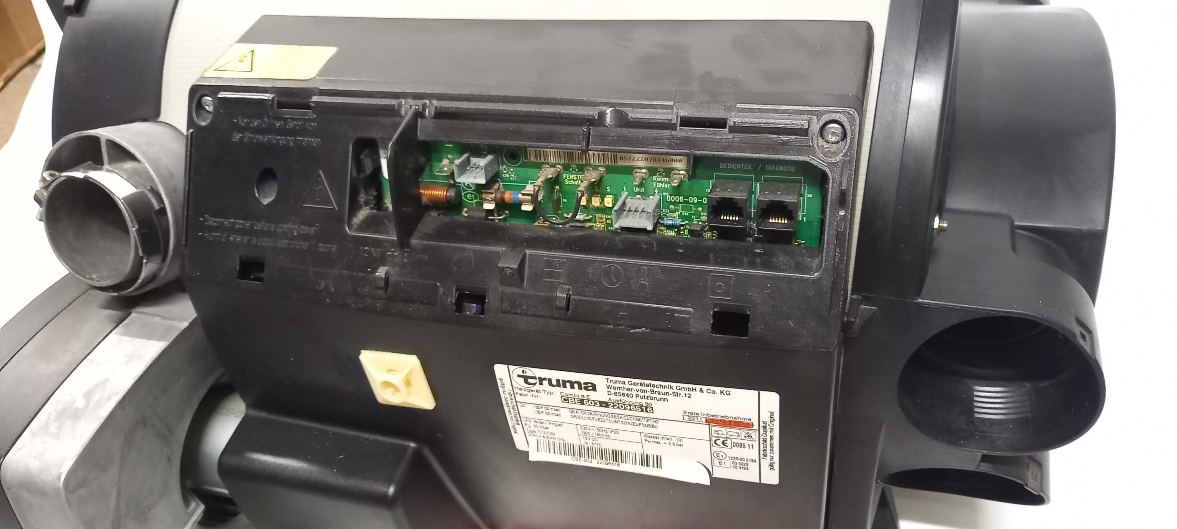 Truma Combi 6 E iNet ogrzewanie gazowo elektryczne KAMPER
