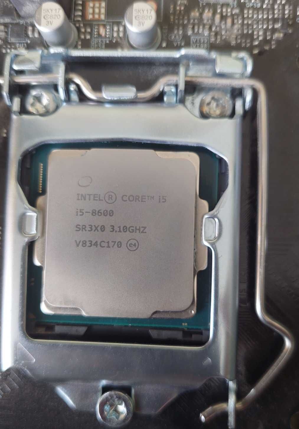 Процесор Intel i5-8600 3.10 GHz Socket 1151 + кулер Intel
