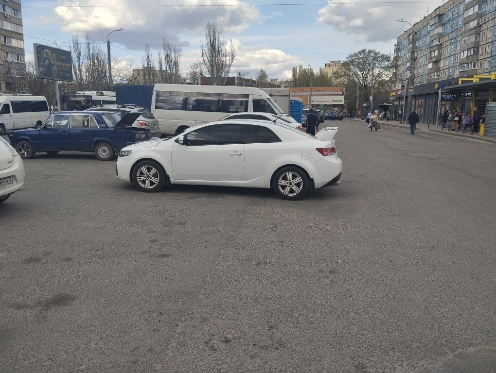 Продам KIA Cerato cupe 2012