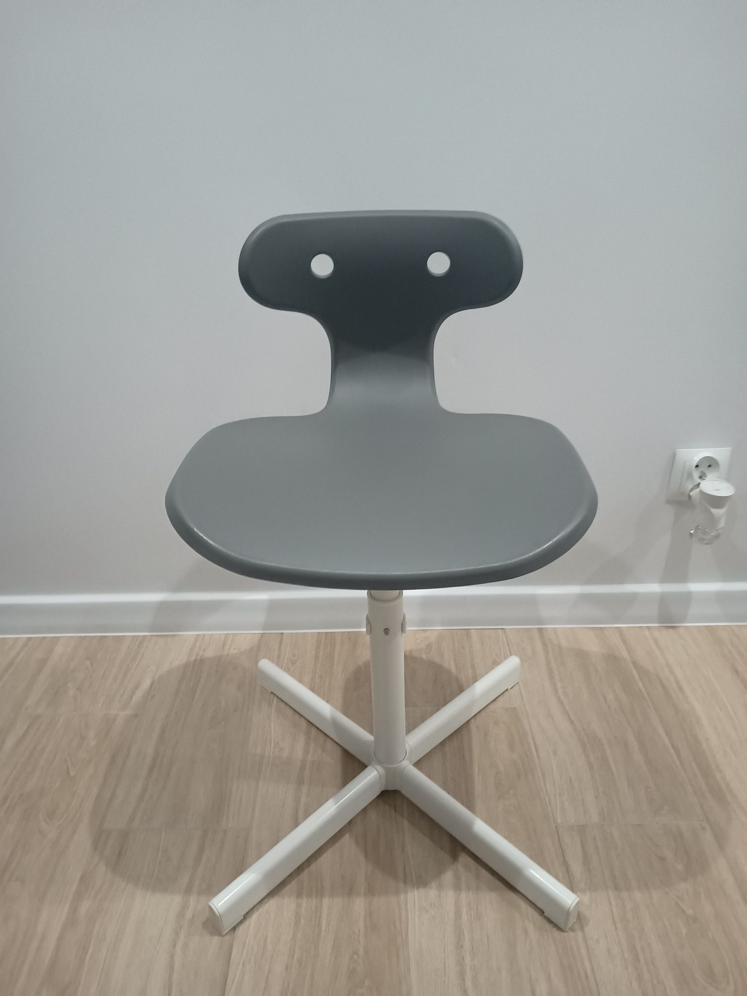 Ikea krzesło do biurka szkolne uczeń Molte szare regulowane