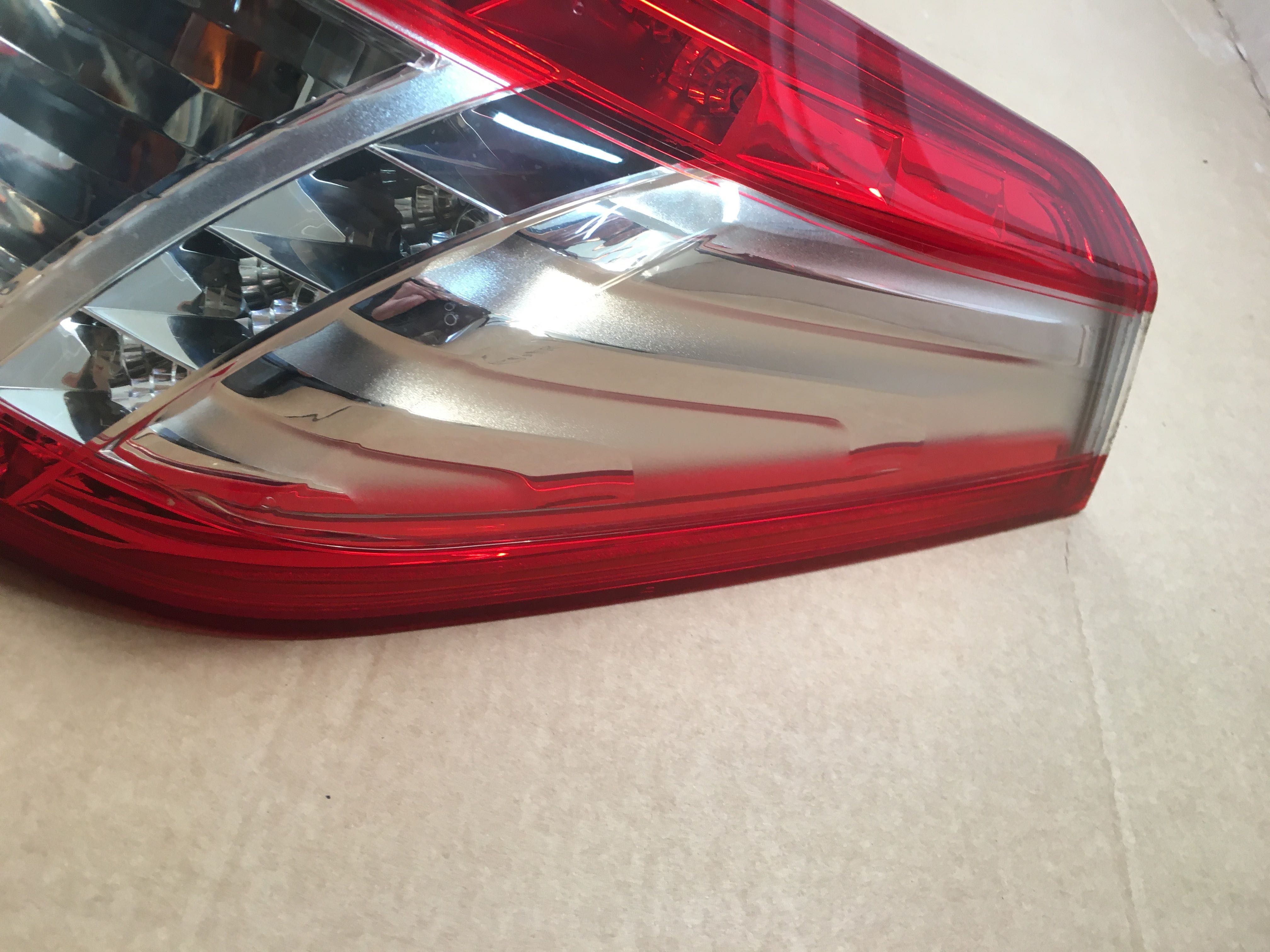 Lampa prawy tył peugeot 508 I combi sw