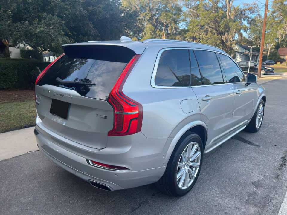 2016 Volvo XC90 T6 Momentum