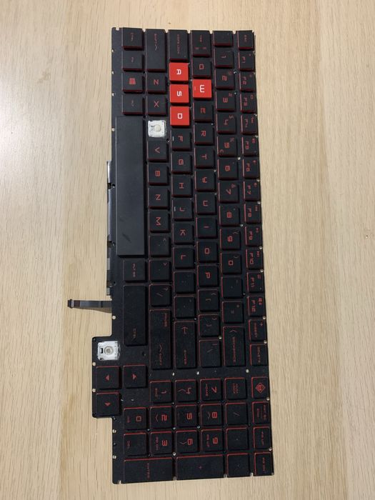 Klawiatura do laptopa HP OMEN 15-ce008nw sprawna z wadami