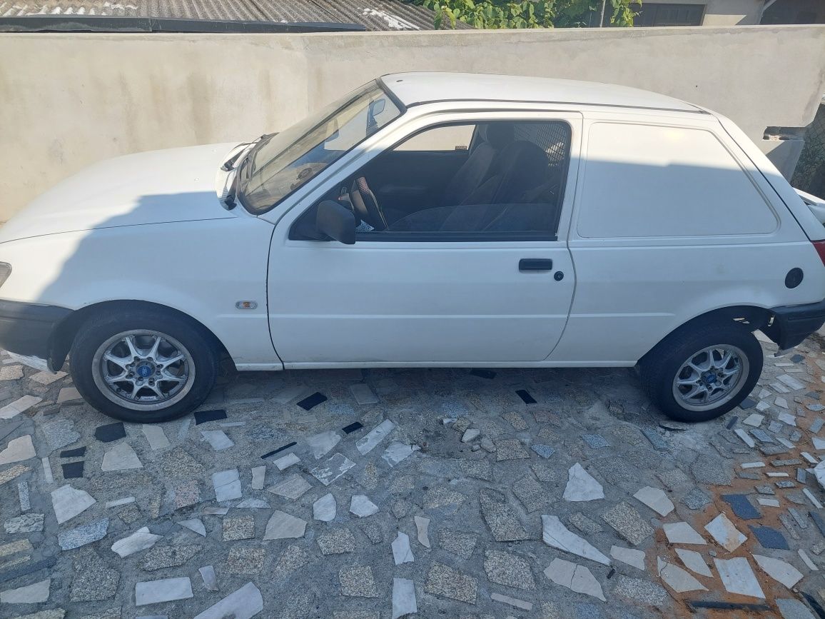 Carrinha ford fiesta 1.8 diesel direção assistida