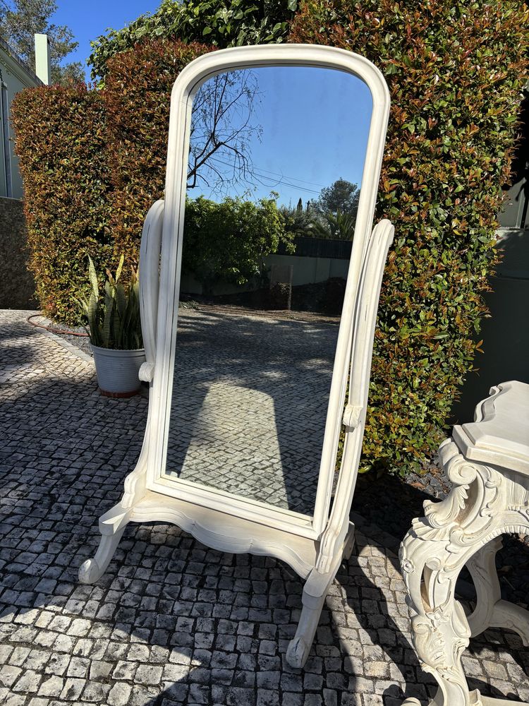 Espelho de pé decapé branco madeira maciça