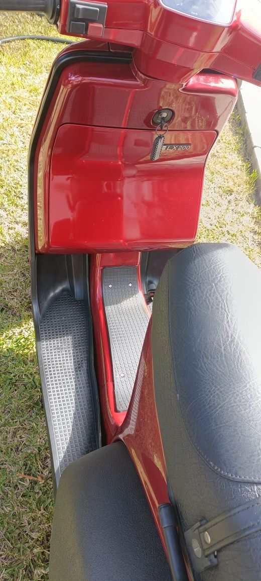 Vespa Cosa 200 LX