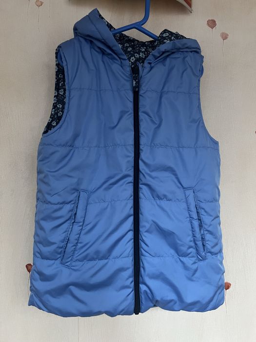 Жилетка на дівчинку 122 см двостороння