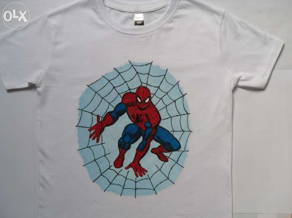 T-shirt do homem aranha,pintada à mão, p/menino (pinto outros motivos)