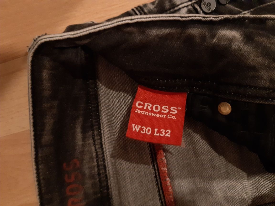 Spodnie jeansy cross W30 L32