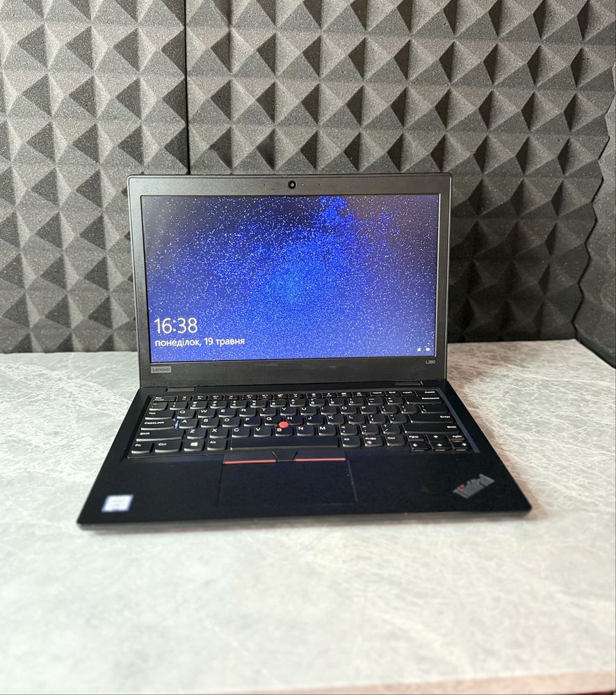 Ігровий Ноутбук Lenovo / 8GB DDR4 / intel i3 gen 8 / SSD m.2 nvme 256