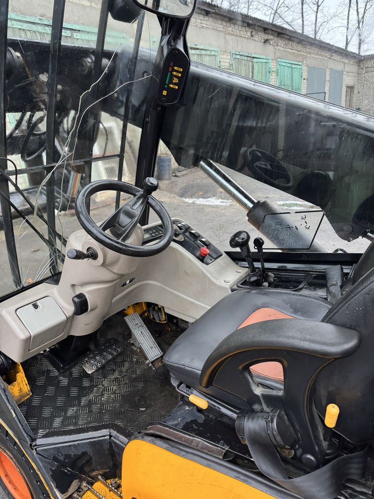Навантажувач JCB TLT 25