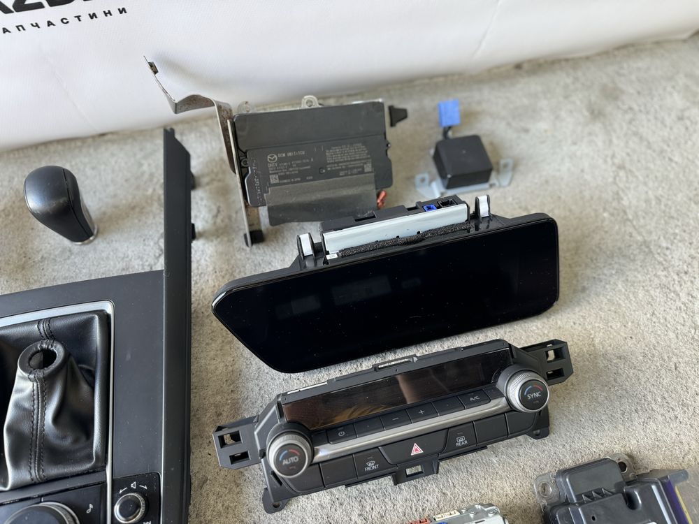 Ручка потолка, плафон, динамик - салон Mazda CX30 3 BP 2020 6 CX5 CX9