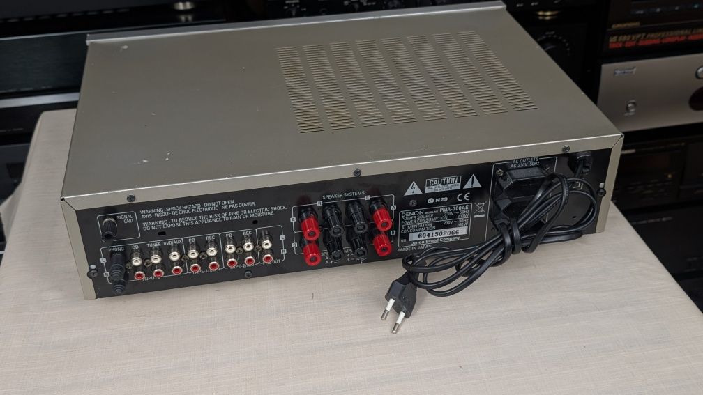 Denon PMA-700AE Wysokiej klasy wzmacniacz stereo
