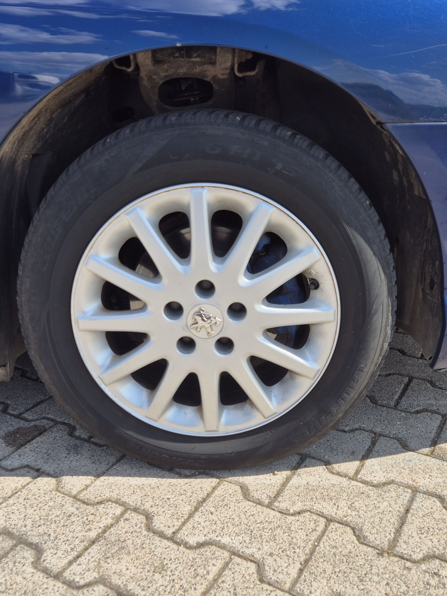 Peugeot 407, 2004 rok