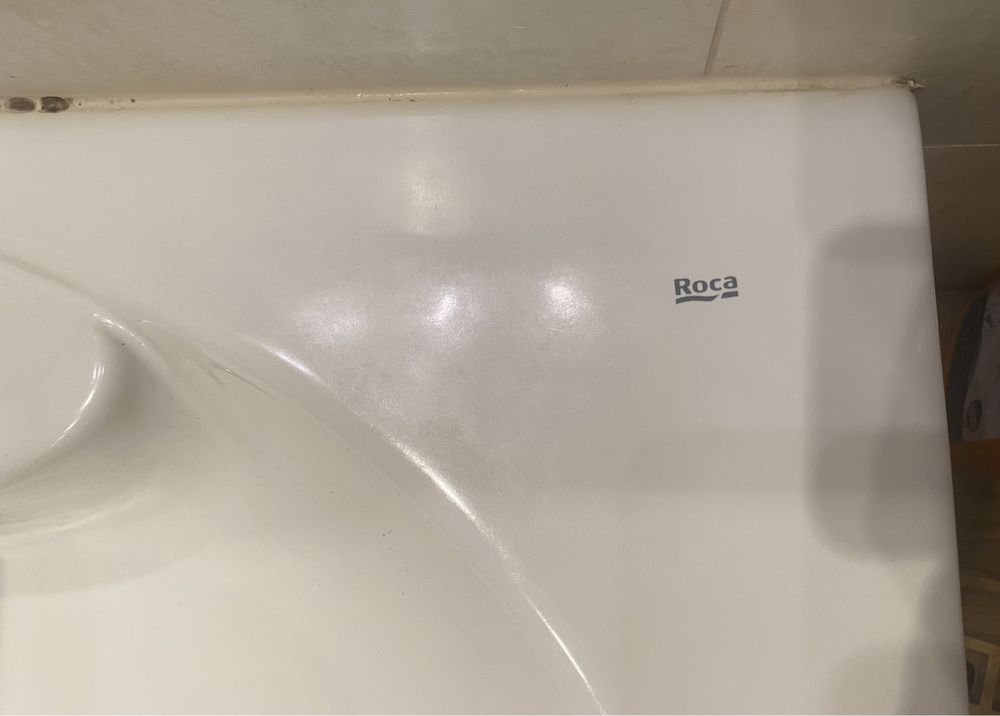 Umywalka Roca 80 cm na 50 cm biała
