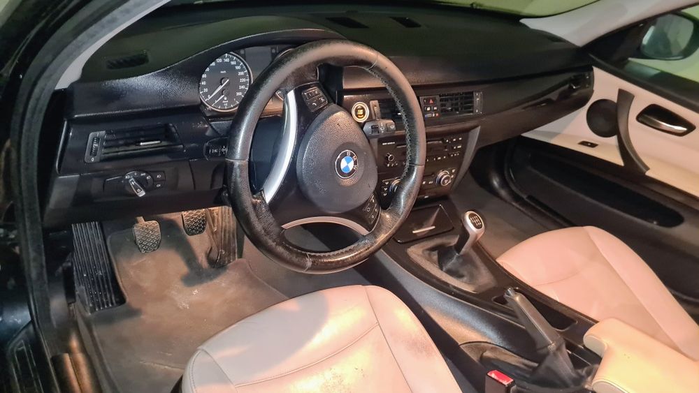 BMW 320 avariado