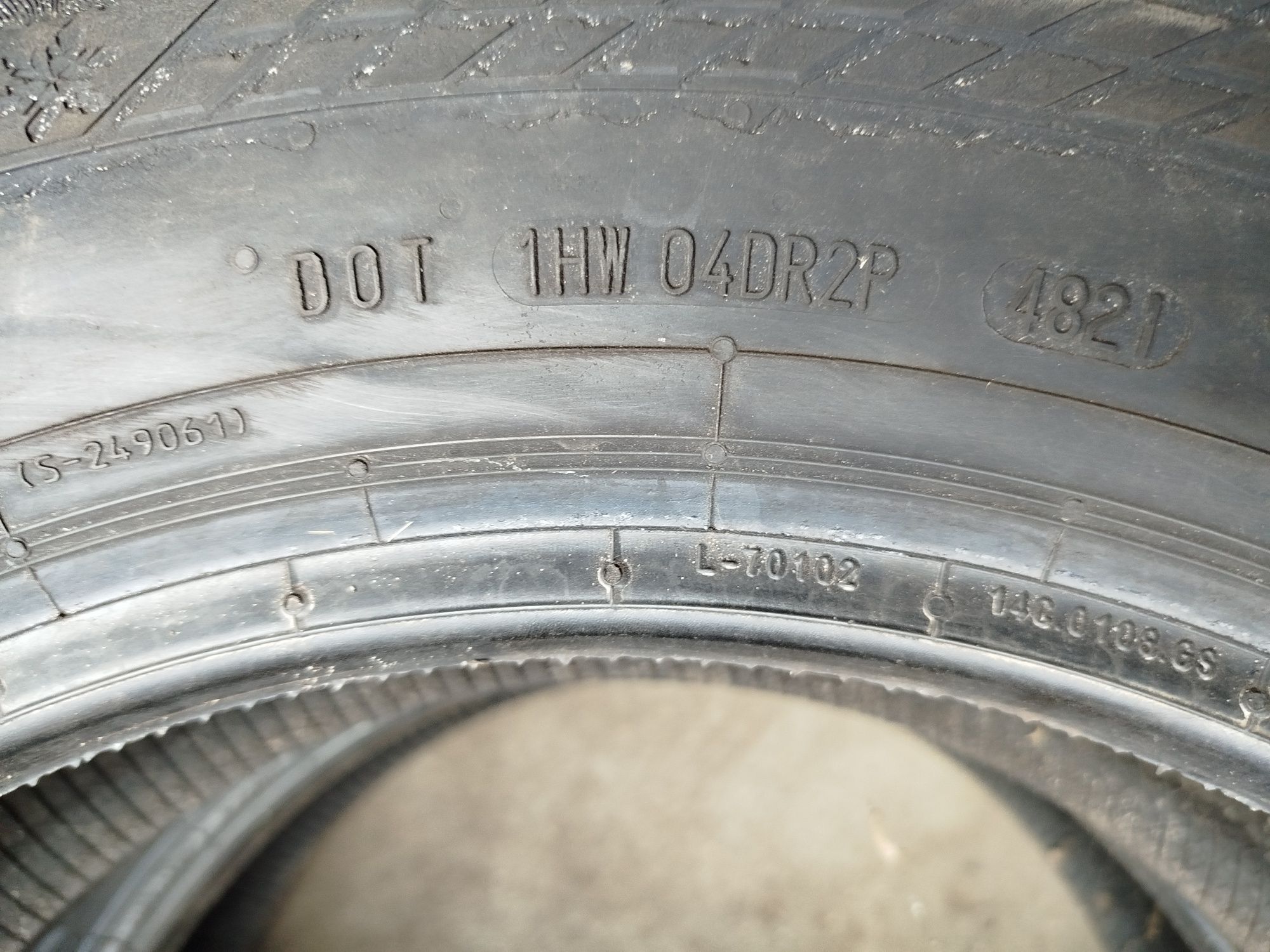 Opony całoroczne Continental 205/75R16C