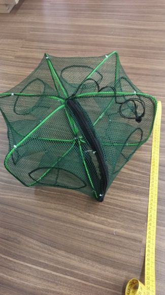 Rede de pesca com 6 buracos