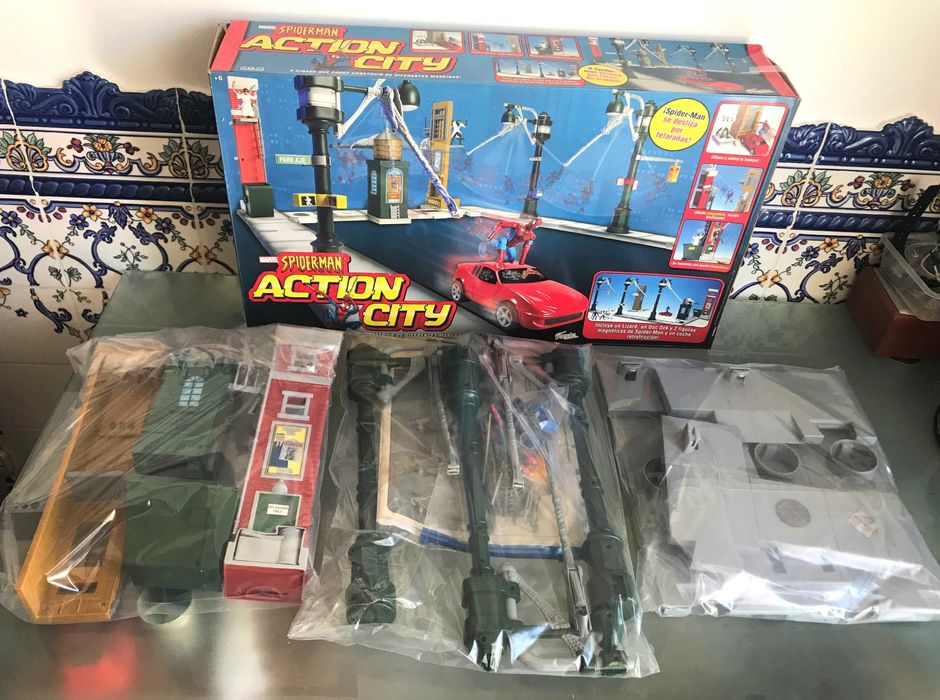 herois Spider Man Homem Aranha pista brinquedos bonecos Marvel figuras
