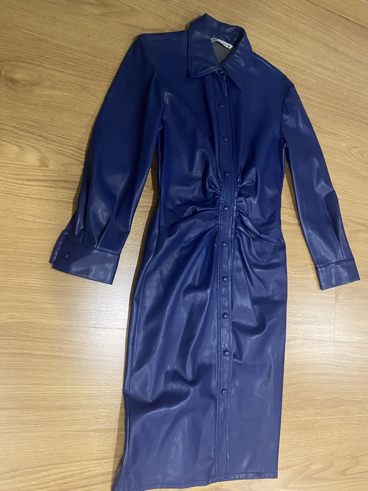 Vestido pele azul zara