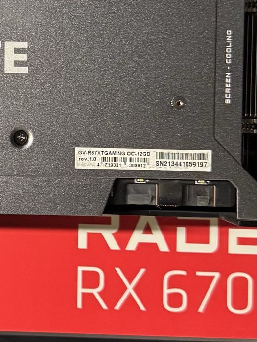 Видеокарта Gigabyte RX 6700 XT 12gb идеальная