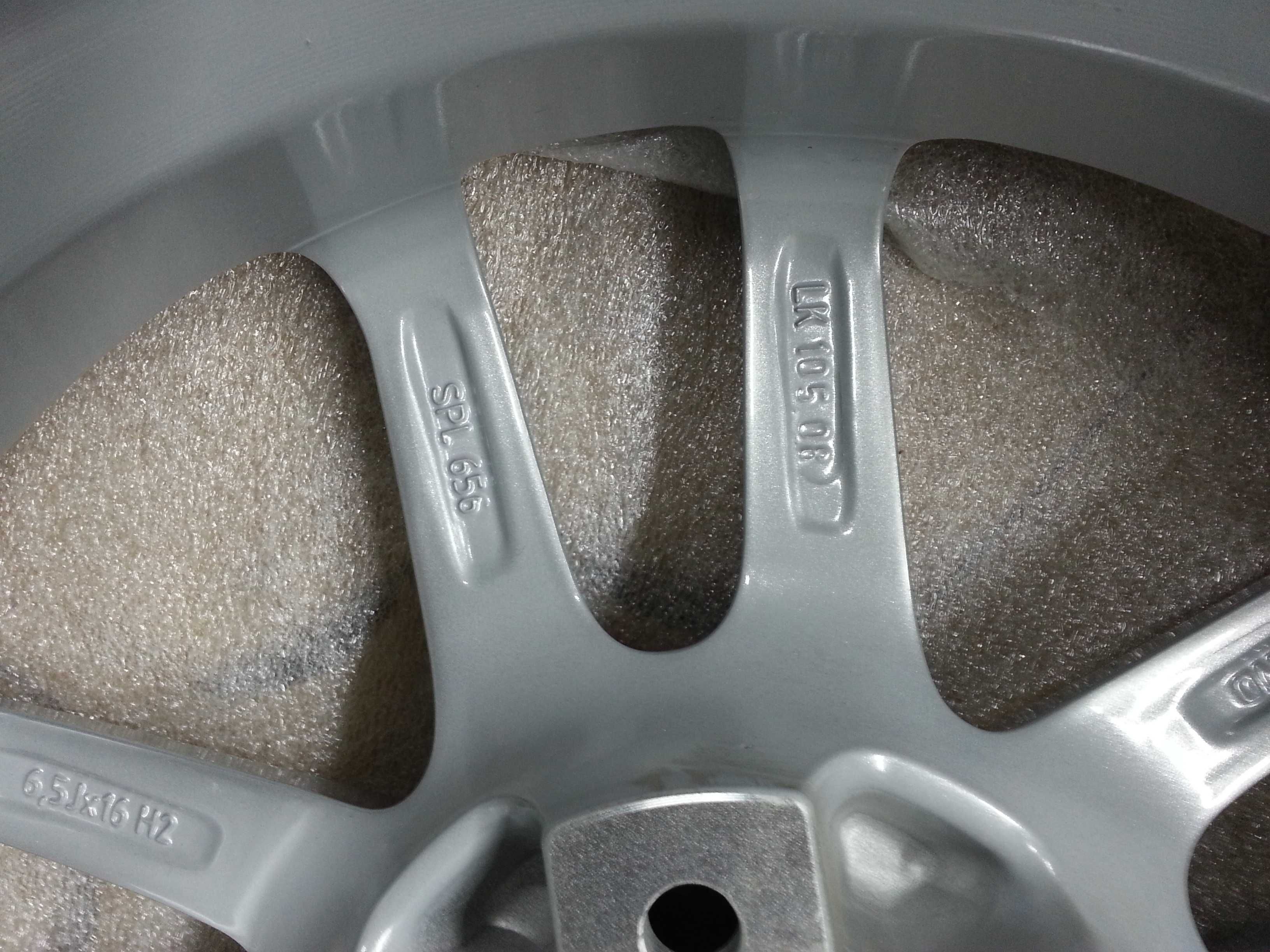 Felgi aluminiowe Opel Chevrolet 5x105 x56,5 6,5x16 ET-38 Anzio Split