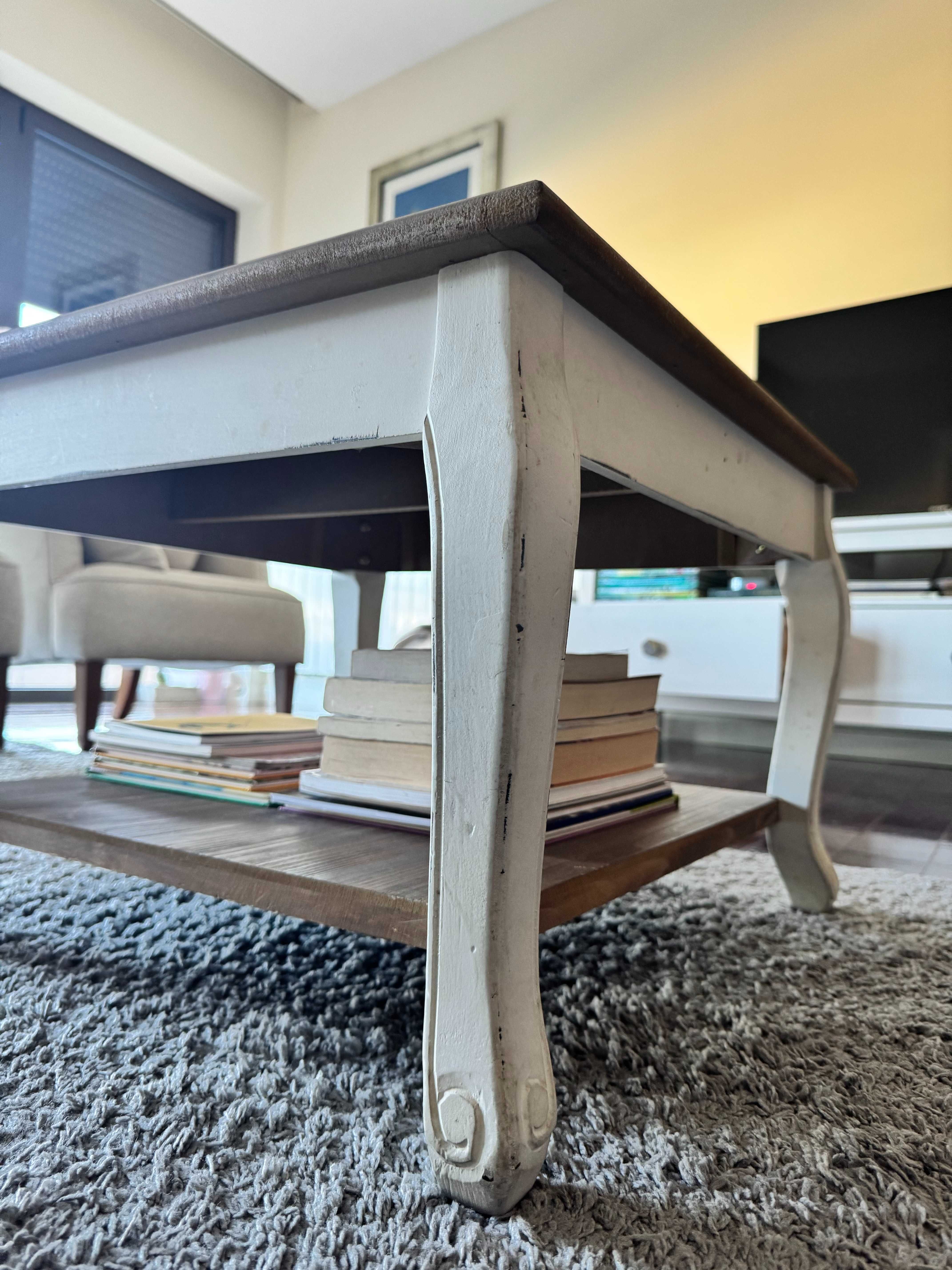 Mesa de apoio de sala