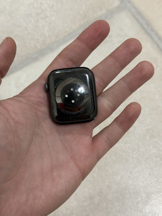 Apple Watch 6 44 mm!