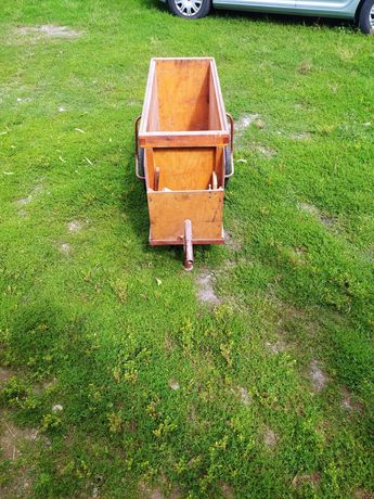Wózek do wożenia ramek pszczelich warszawskich poszerzanych