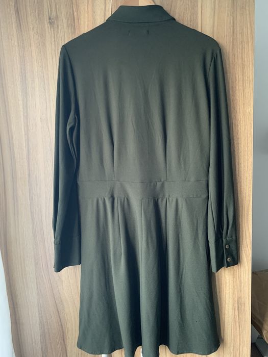 Sukienka o kroju koszuli zielona Reserverd 40 L