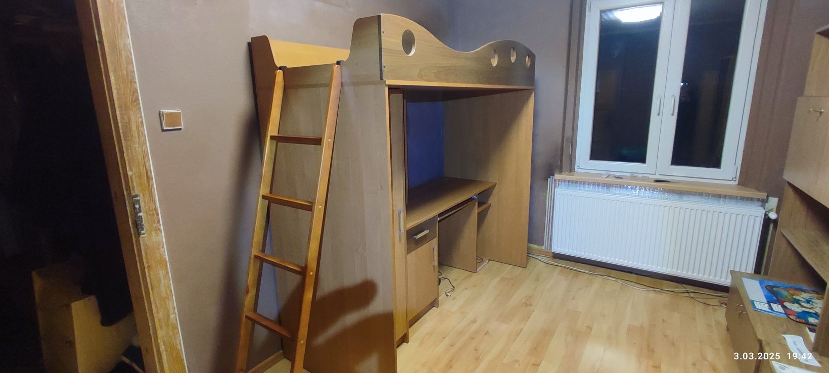 Łóżko piętrowe, biurko z szafą, młodzieżowe 3w1
