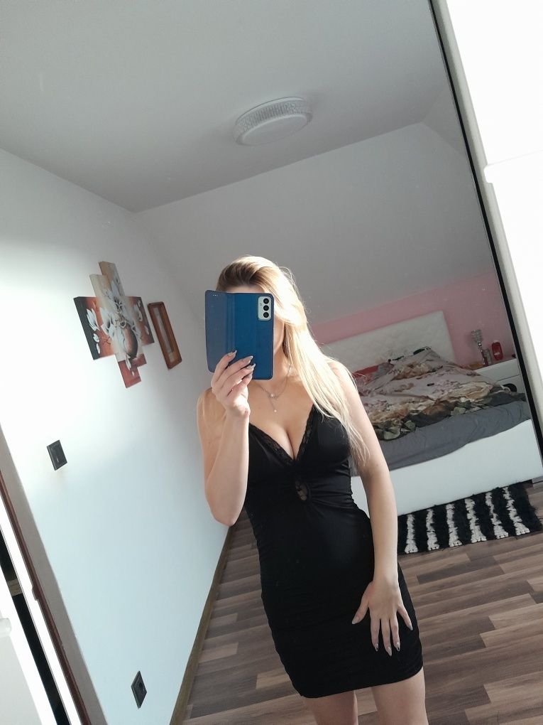 Sukienka sexy koronkowa mini dekolt impreza osiemnastka xs s