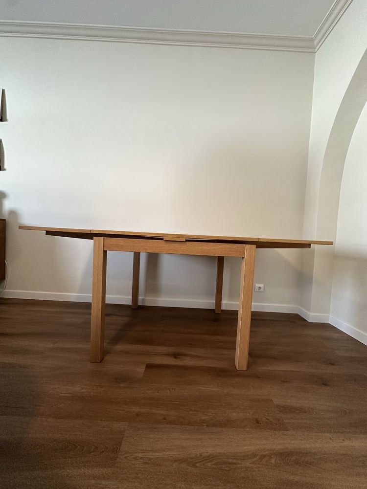 Mesa extensível em madeira efeito carvalho