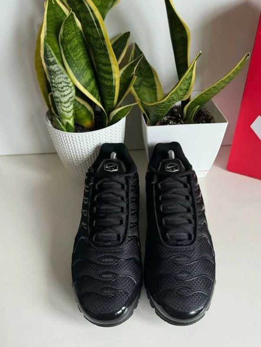 Buty koszykówki  Nike Air Max TN Plus Black Rozmiar 43