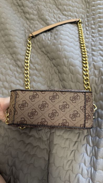 Сумка Guess жіноча в гарному стані
