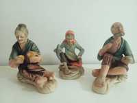 Conjunto de 3 figuras vintage em barro pintado á mão