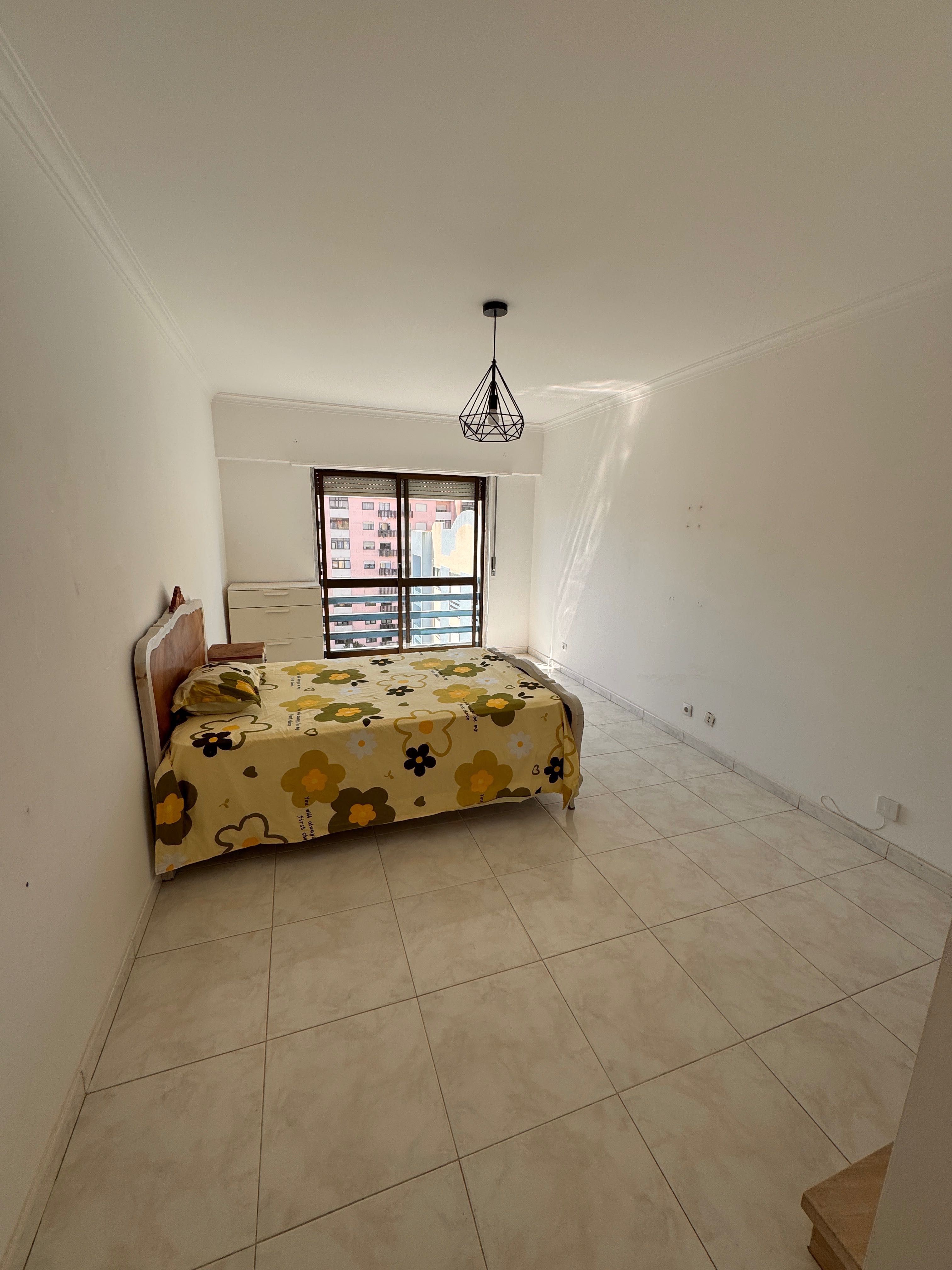 Arrenda quarto em São Marcos