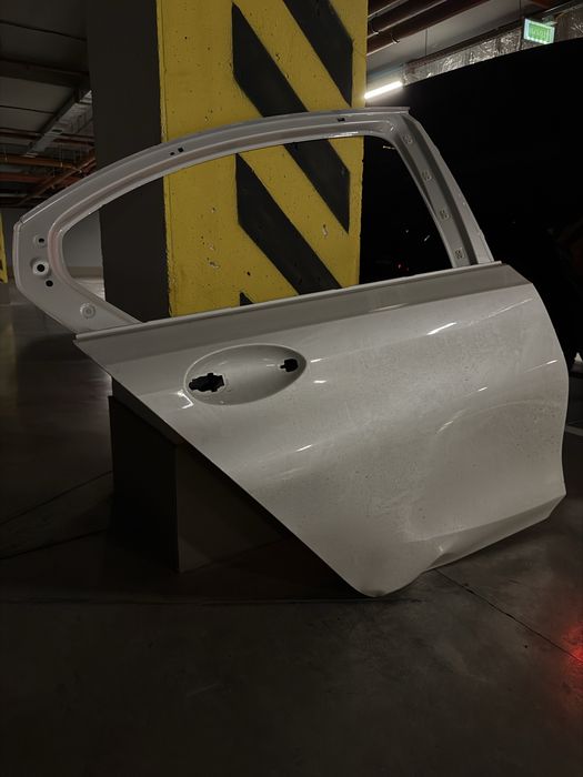 Дверь на BMW G20, задняя правая