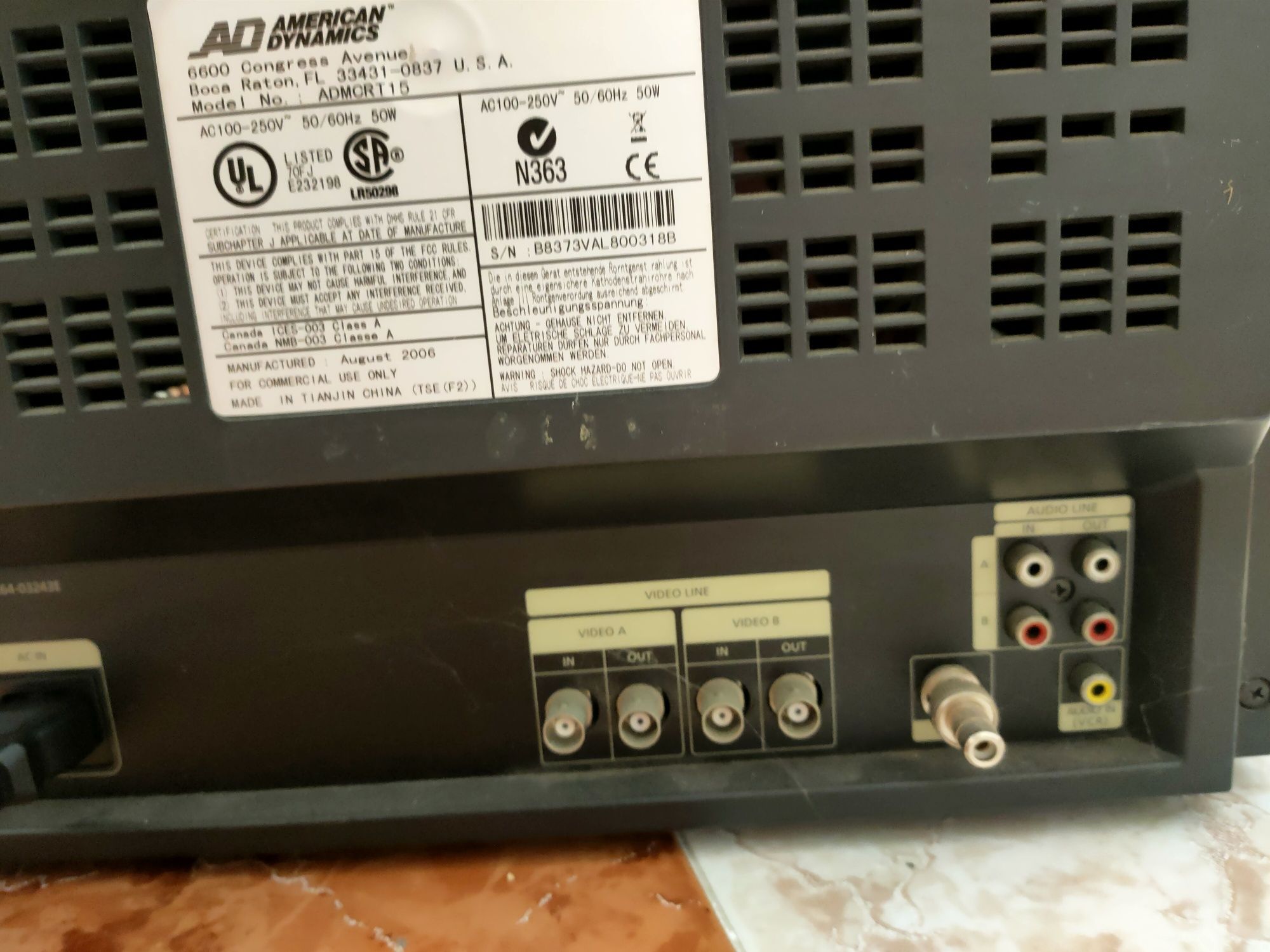 Monitor CRT American dynamics para retro gaming