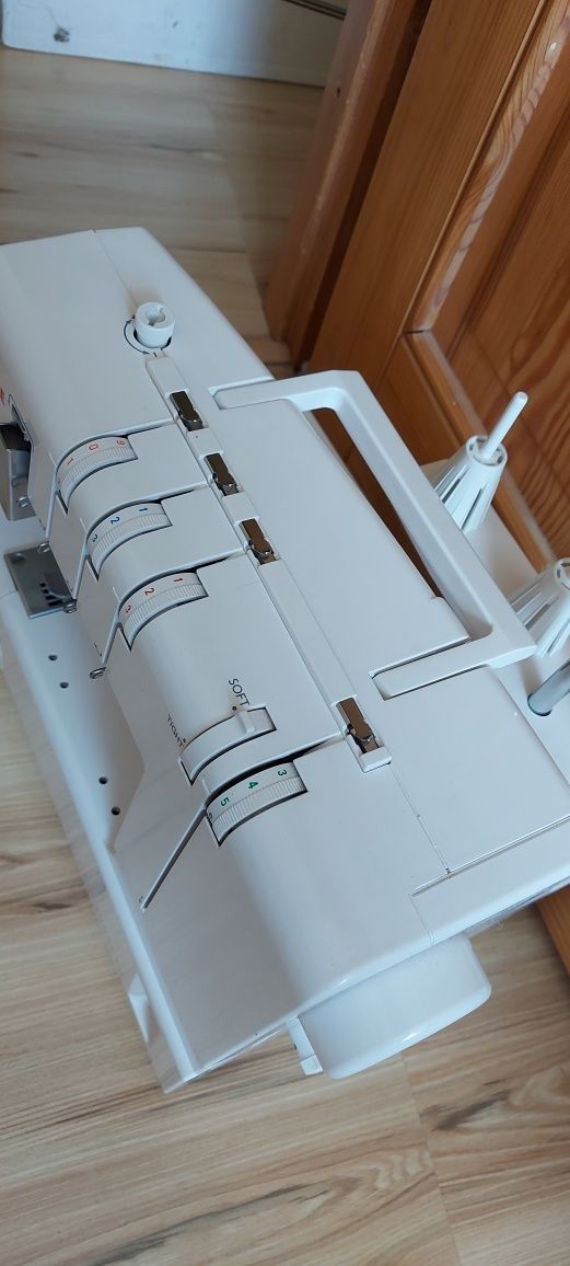 Coverlock Janome 2000CPX