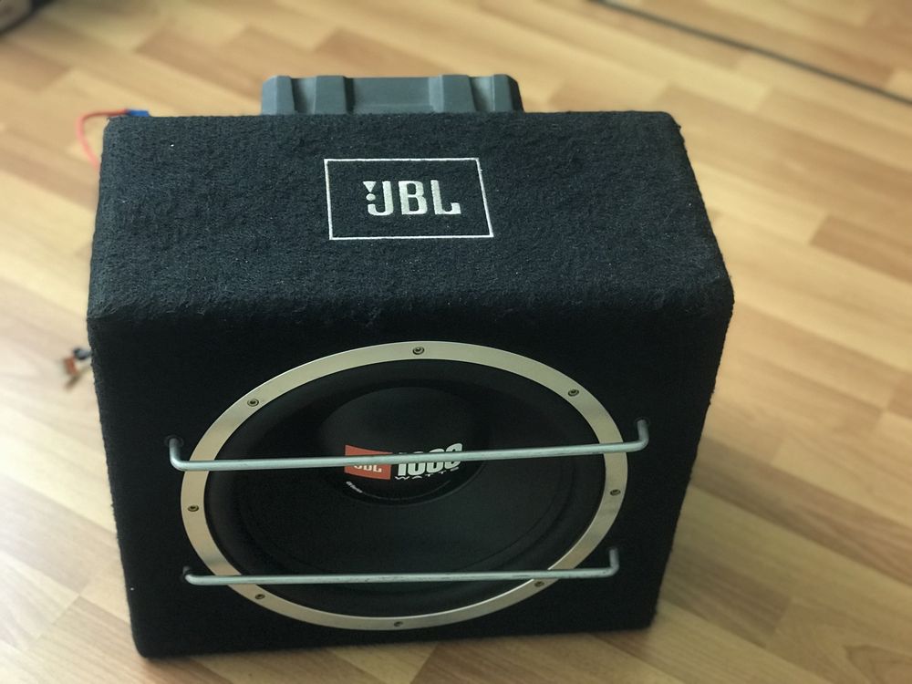 Сабвуфер JBL 1000