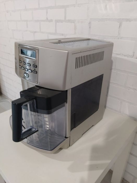 Кофемашина Delonghi 3500, б/у, автомат. капучино. с гарантией 2мес.