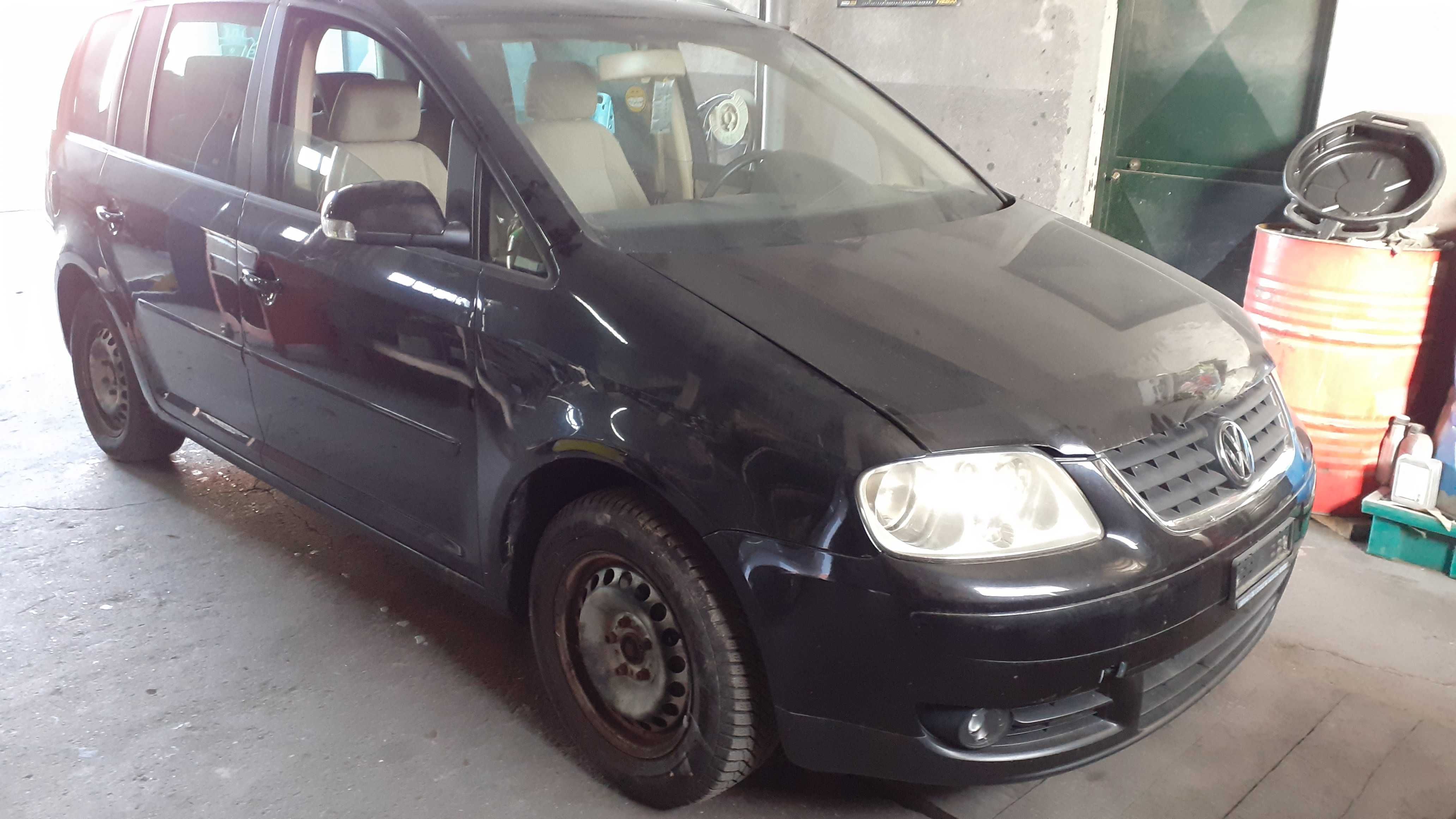 VW Touran 04 carro estrangeiro
