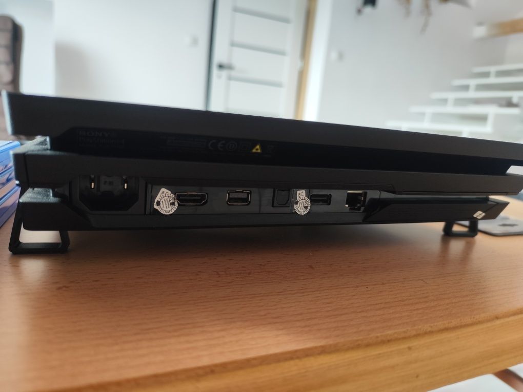 Konsola PlayStation 4 Pro