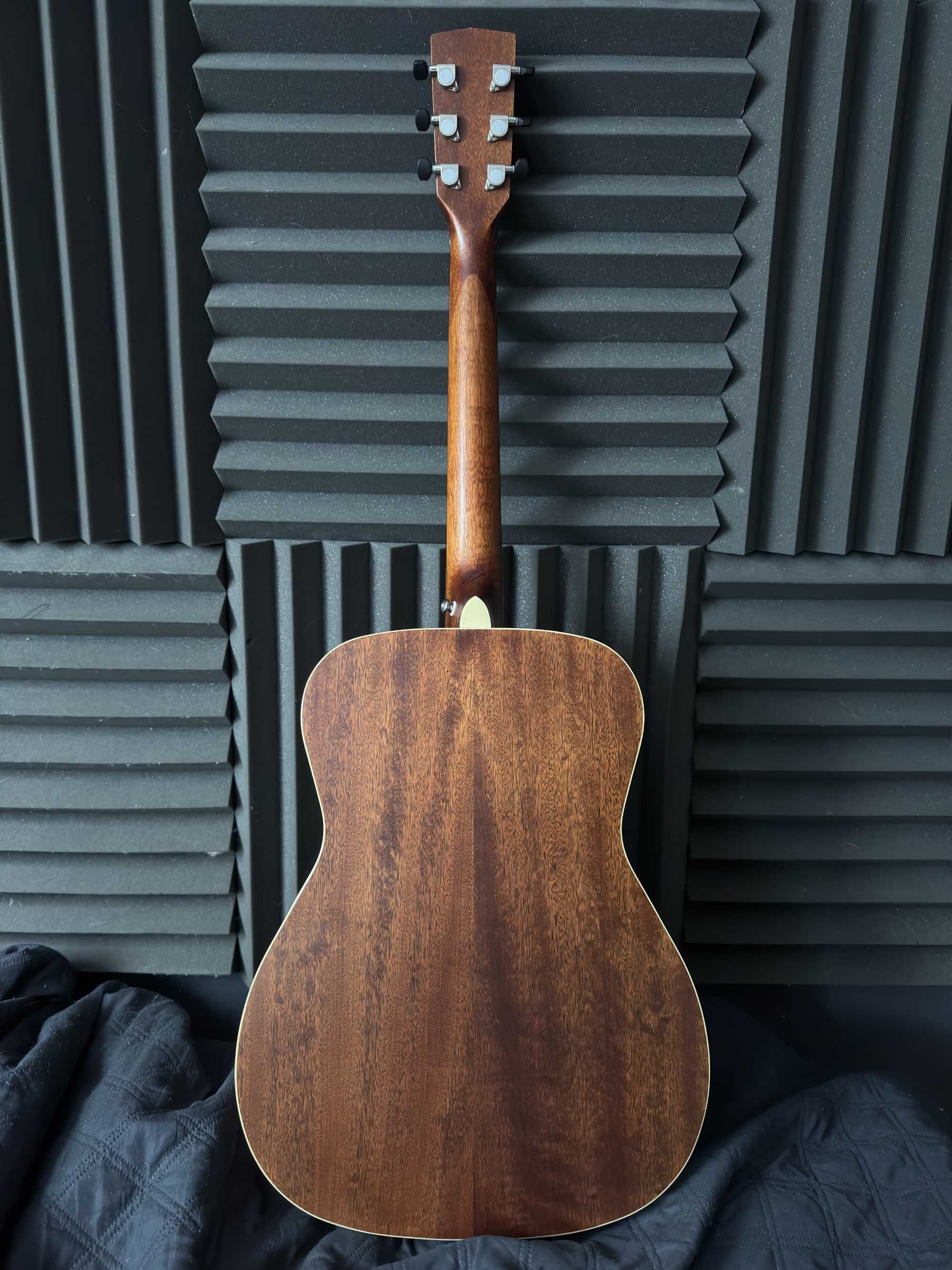 Gitara akustyczna Cort L100C lity top świerk siodełka kość