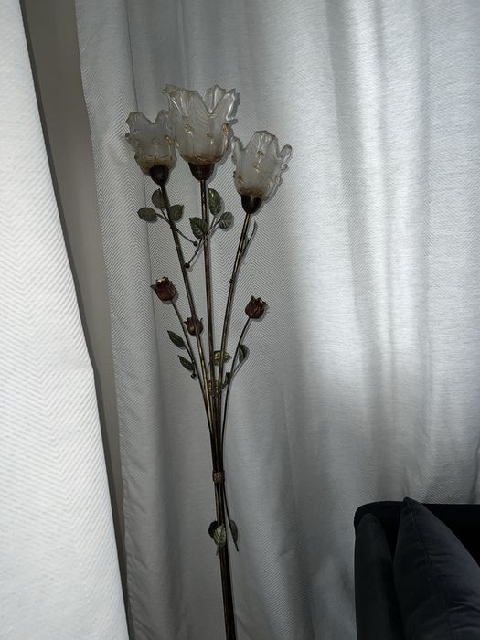 Lampa stojąca do salonu